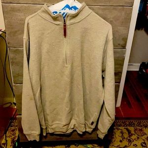 Men’s Medium Woolrich pullover.